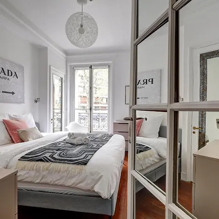 Eiffel Tower & Champ De Mars - 2br - Cityapartmentstay Párizs