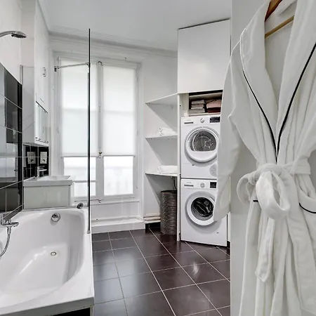 Eiffel Tower & Champ De Mars - 2br - Cityapartmentstay Apartman *