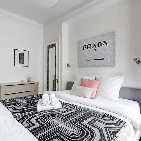 Eiffel Tower & Champ De Mars - 2br - Cityapartmentstay Párizs