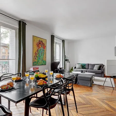 Lägenhet Eiffel Tower & Champ De Mars - 2br - Cityapartmentstay *