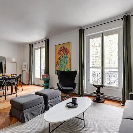 Apartment Eiffel Tower & Champ De Mars - 2br - Cityapartmentstay