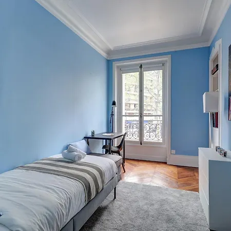 Lägenhet Eiffel Tower & Champ De Mars - 2br - Cityapartmentstay