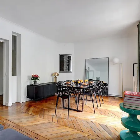 Lägenhet Eiffel Tower & Champ De Mars - 2br - Cityapartmentstay Paris