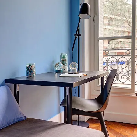 Eiffel Tower & Champ De Mars - 2br - Cityapartmentstay
