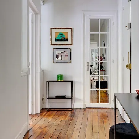 Appartement Eiffel Tower & Champ De Mars - 2br - Cityapartmentstay *