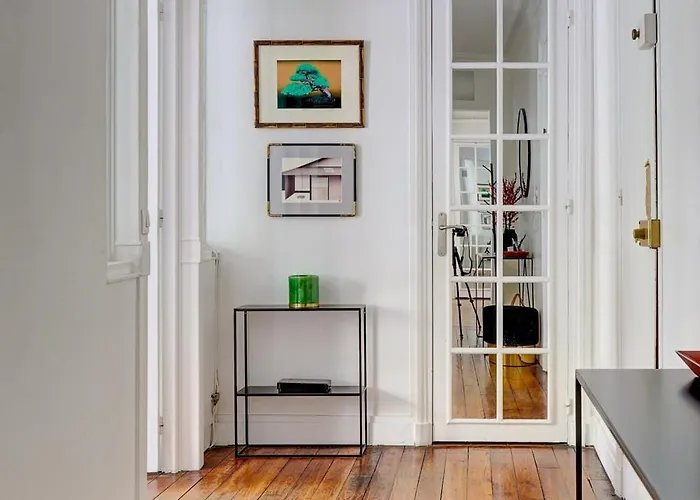 Appartement Eiffel Tower & Champ De Mars - 2br - Cityapartmentstay *