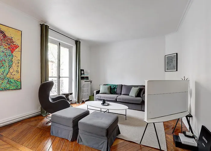 Eiffel Tower & Champ De Mars - 2br - Cityapartmentstay Appartement Parijs